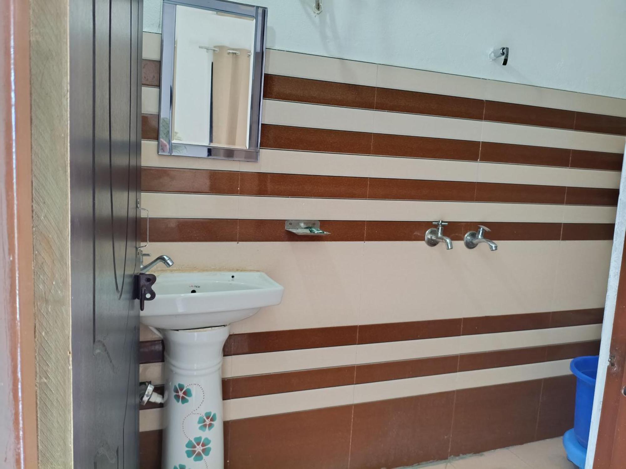 Mayur Homestay Ukhimath Exterior photo